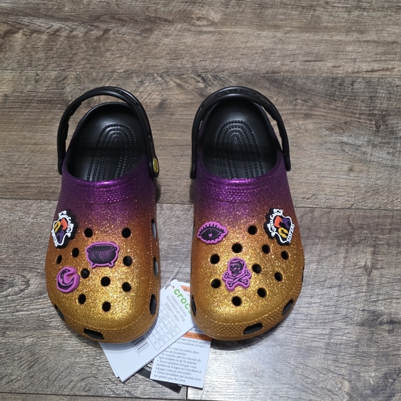 New Crocs X Disney Hocuspocus Sandals Women Size 7 - Picture 2 of 12